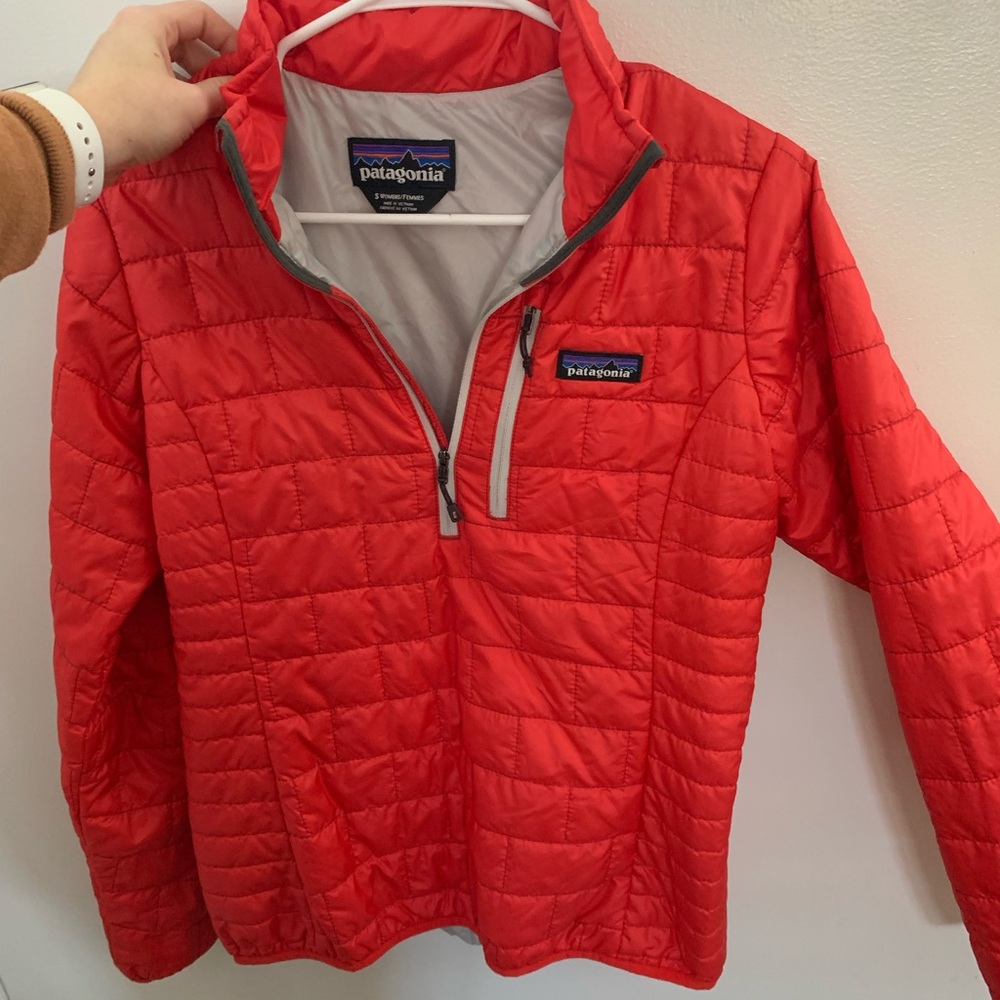 Patagonia Women's Nano Puff Pullover Red Small